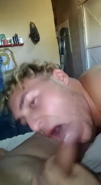 My bitch sucking a oldman (CUCKOLD)