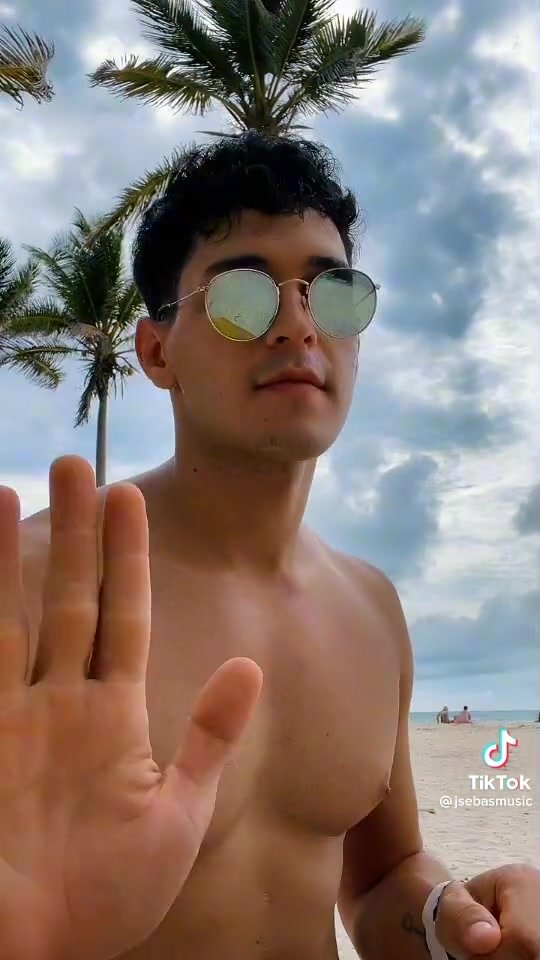 Sexy guy dancing 1