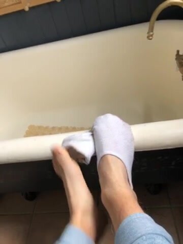 Smelly Boy toes