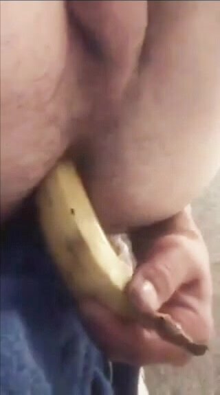 straight guy use banana to impress fake 'girl'