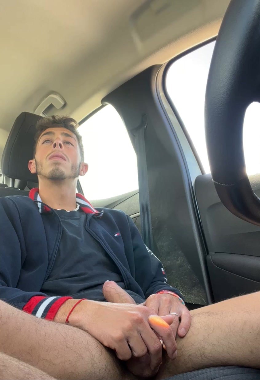 Sexy Twink Wank in Car 2