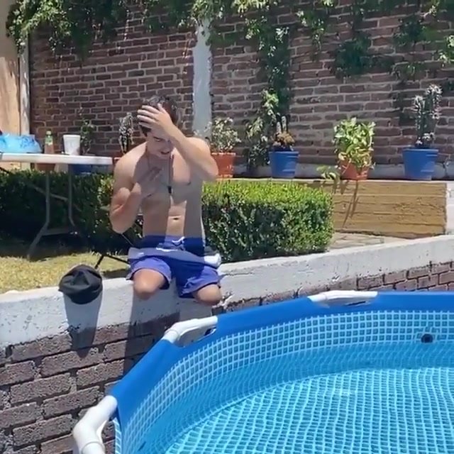Legless guy into the pool