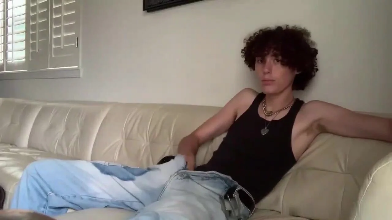 Curly Haired Twink Porn - Curly hair twink jerk & jizz - ThisVid.com