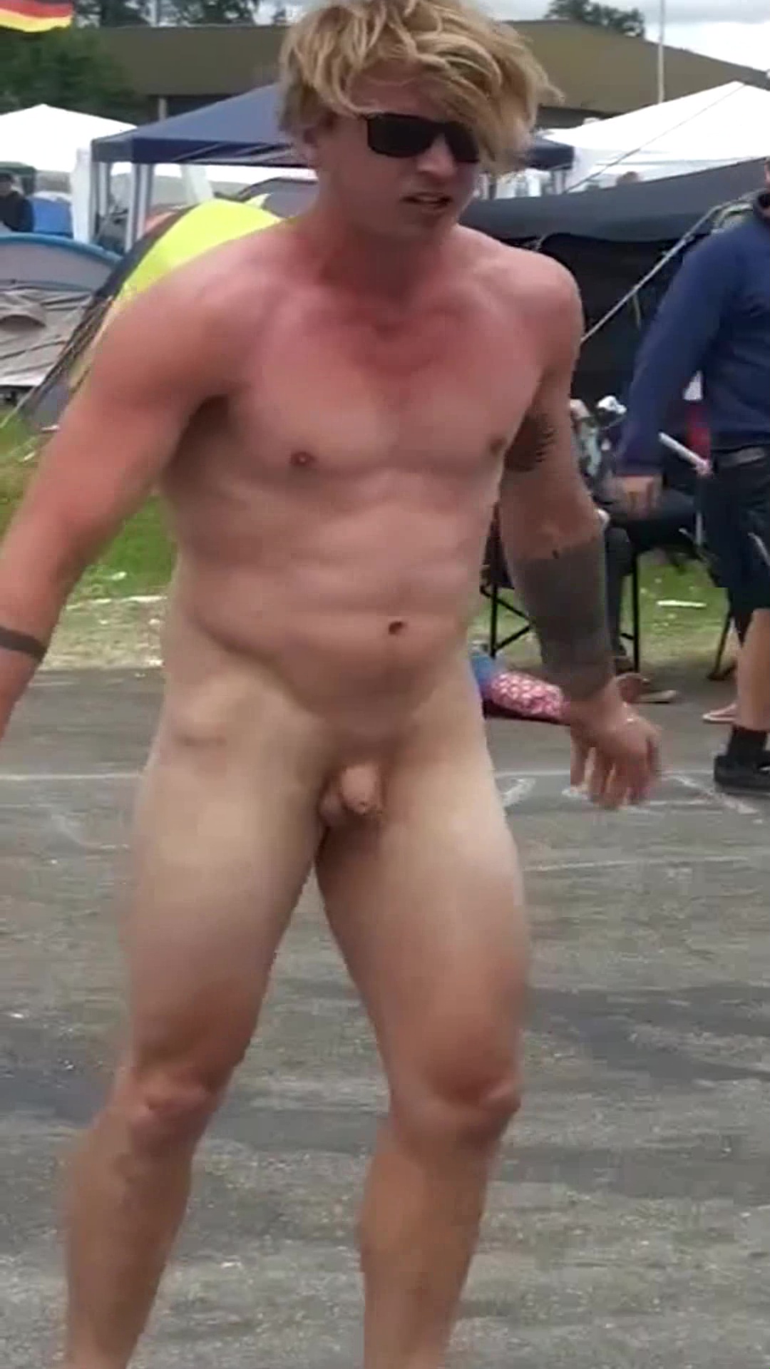 German guy naked for friends - video 5