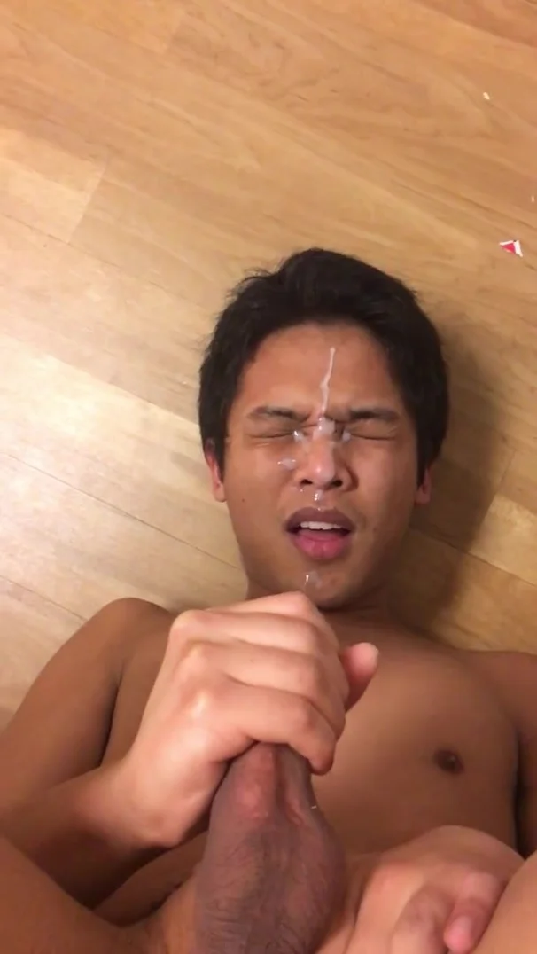 Asian Double Cumshot - Asian guy gets double facial - ThisVid.com
