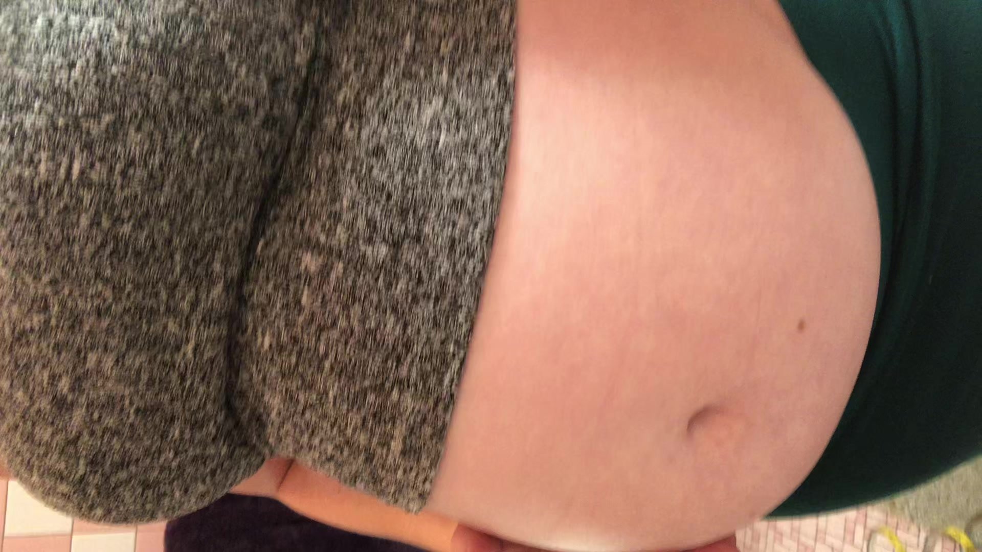 bloated belly - video 679