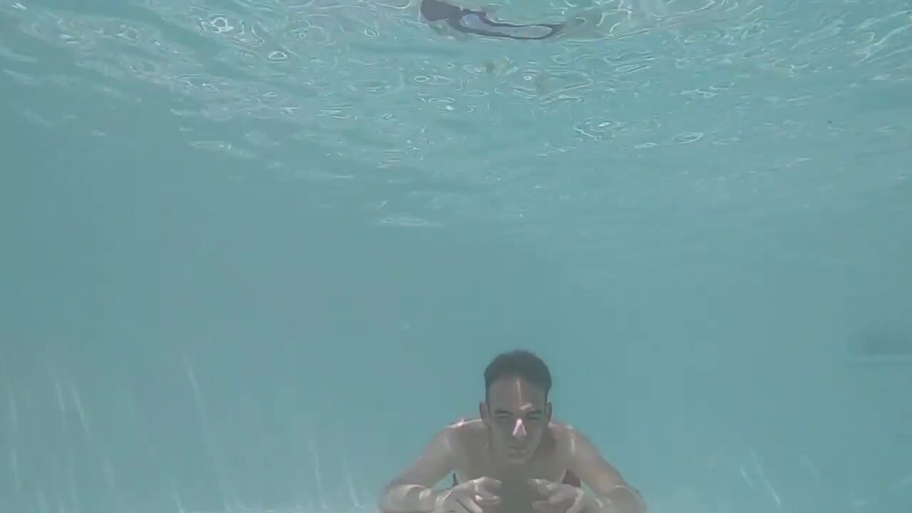 Underwater barefaced static breathold in pool - video 2
