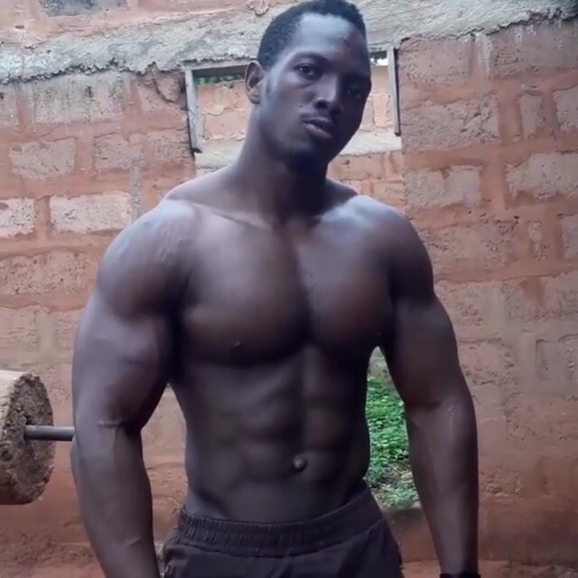 giant sexy african bodybuilder