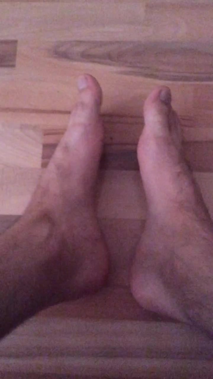 Feet natural
