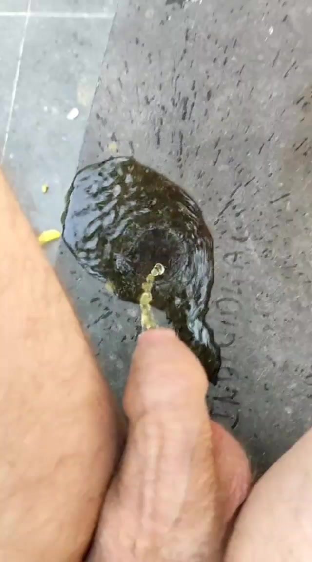 Naked piss on parktable