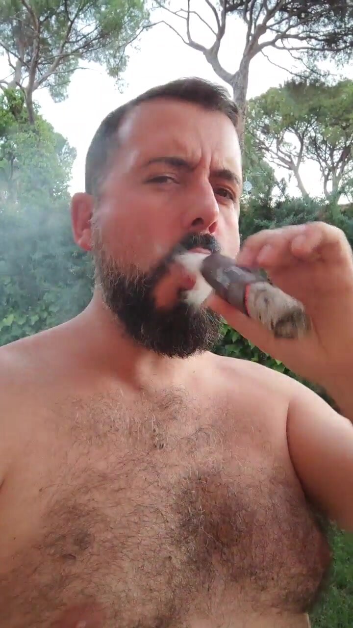 Massive cigar
