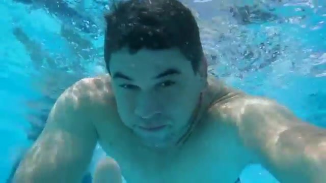 Underwater barefaced slomo selfie