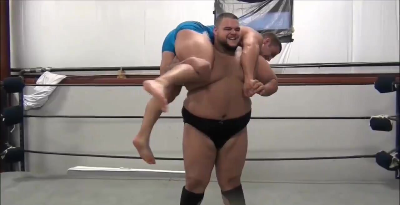 Fat wrestler  vs muscle  guy