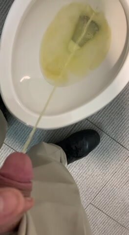 GIANT MUSHY POOP AND FIREHOSE PISS AT WORK