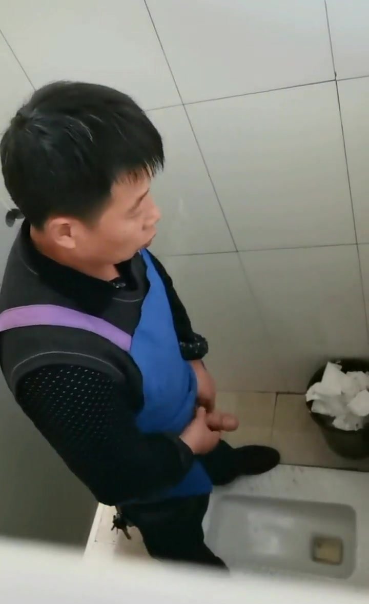 Daddy Toilet Jacking Off 47