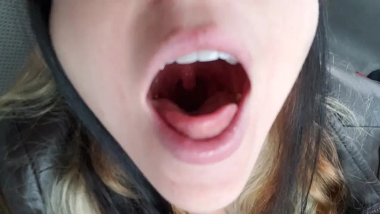 Girl gets horny and shows her throat - ThisVid.com