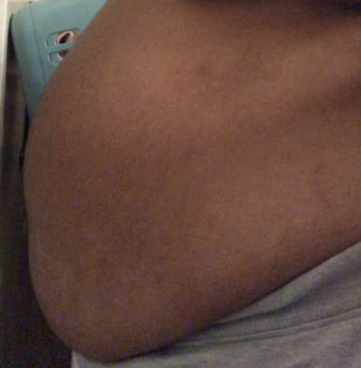A video of my belly and moobs (short vid)
