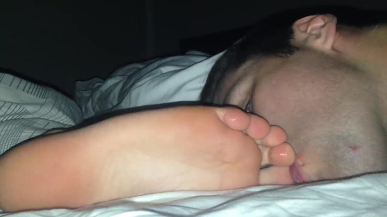 sleepy toe worship