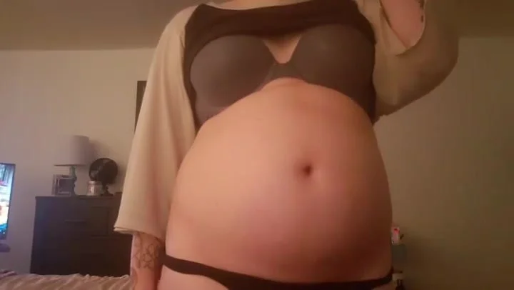 Belly stuffing - video 32 - ThisVid.com