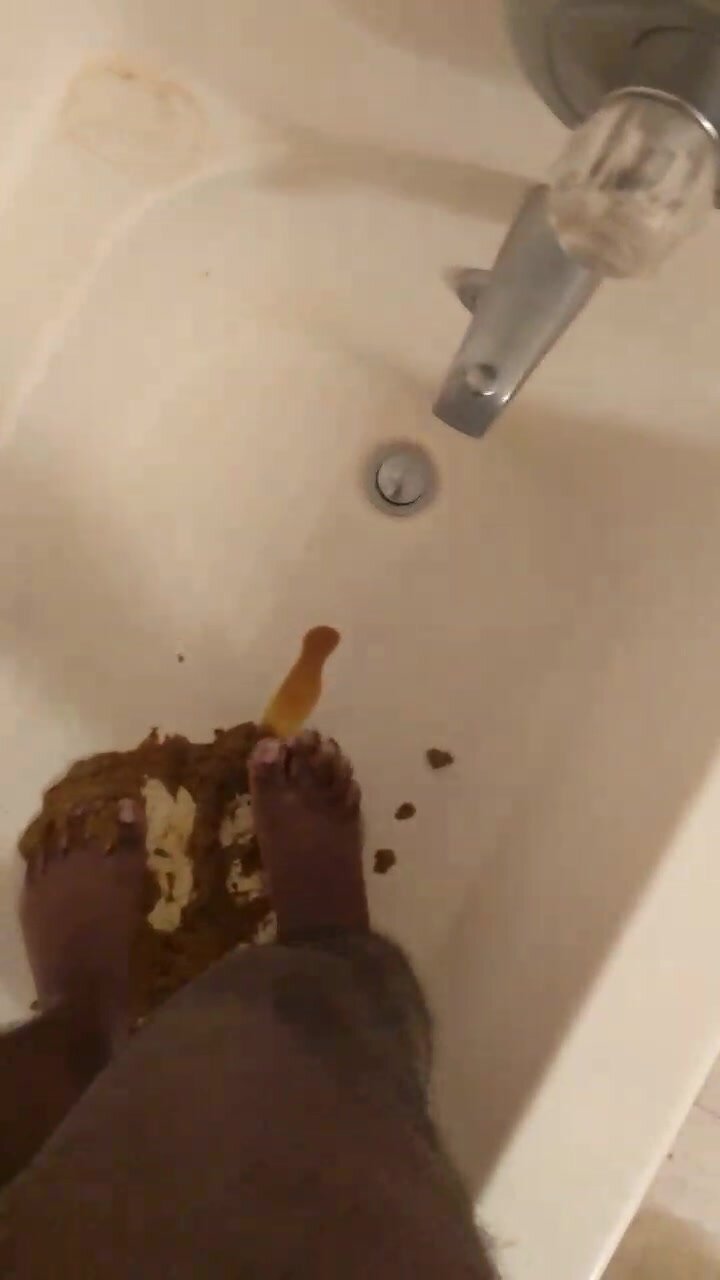 Feet and shit while stroking
