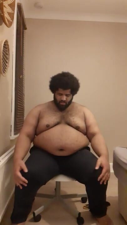 Big man button pop