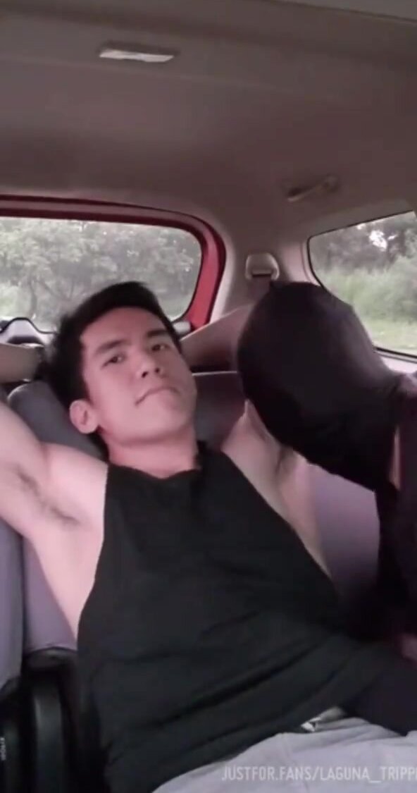 Asian armpit lick in car