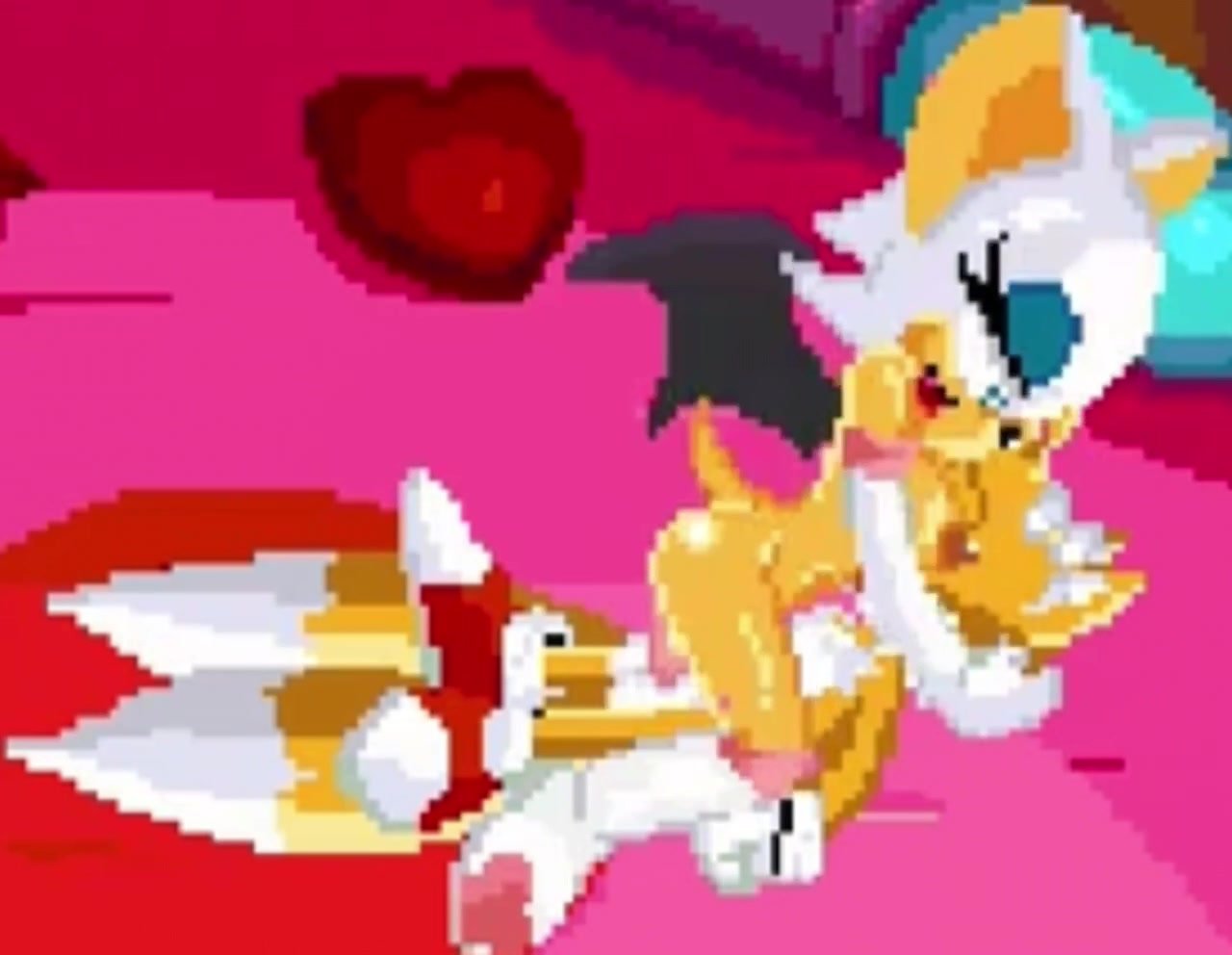 Rouge Boob Smother Rides Tails for 4 minutes