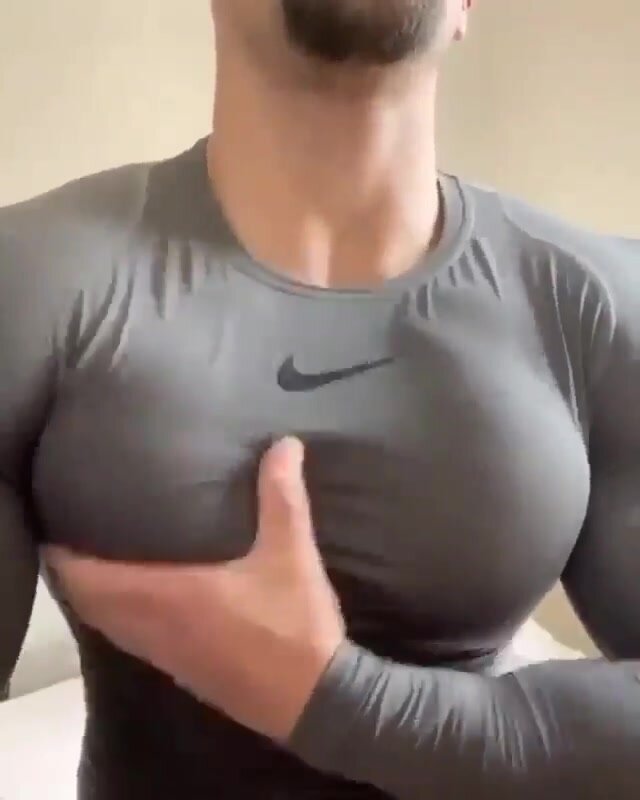 play with huge pecs