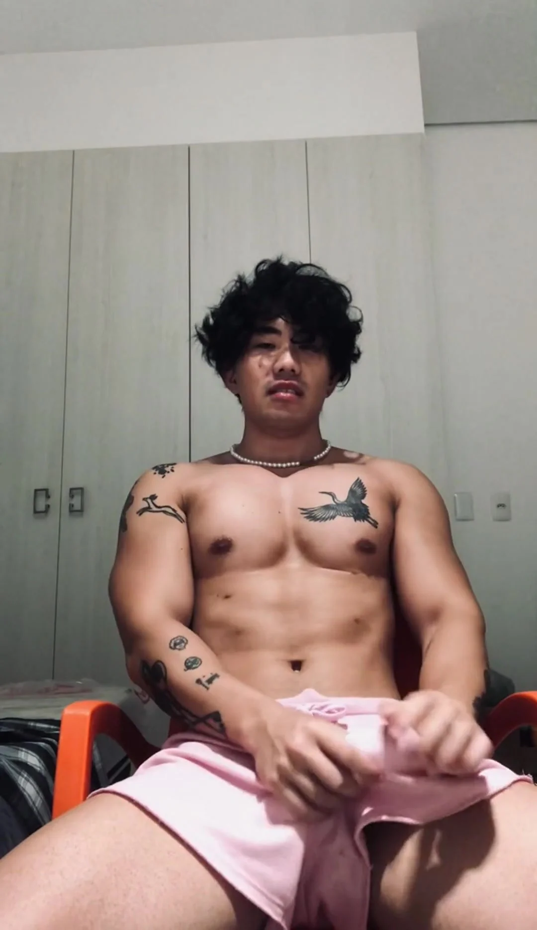 Asian: Hot tatted asian hunk kiss biceps and… ThisVid.com