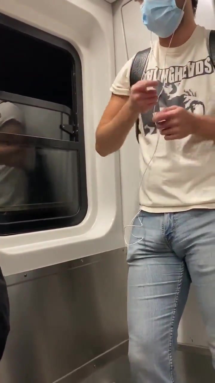 Sexy bulge 582 Subway