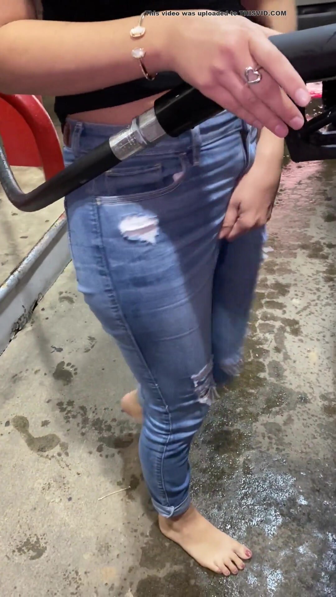 Wet pants: girl peeing jeans - video 4 - ThisVid.com