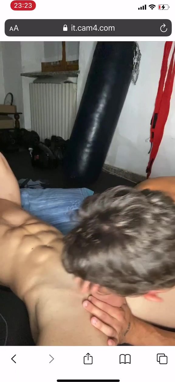 KINGLUXSHOW STRAIGHT TO GAY