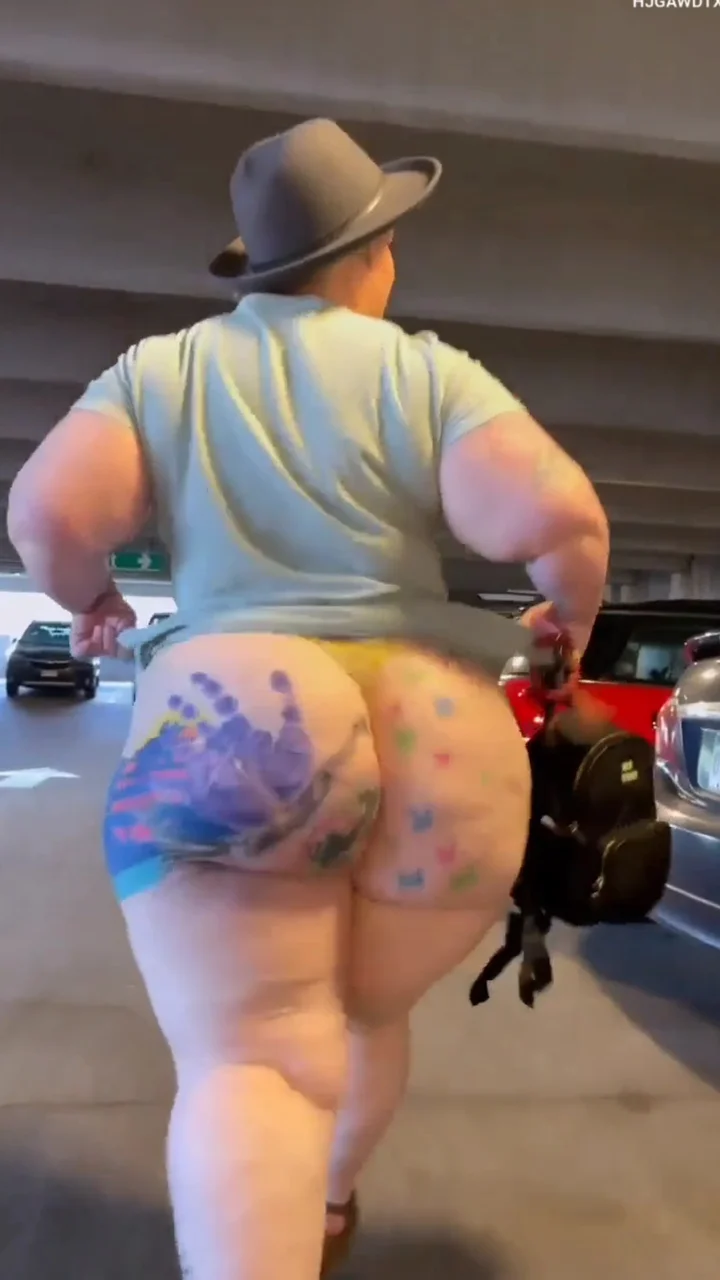 CHUNKY DONKEY LOOSE WOBBLY BBW JIGGLING ASS - ThisVid.com