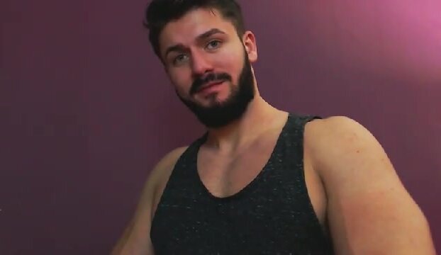 Sexy musscle performer on cam - video 23