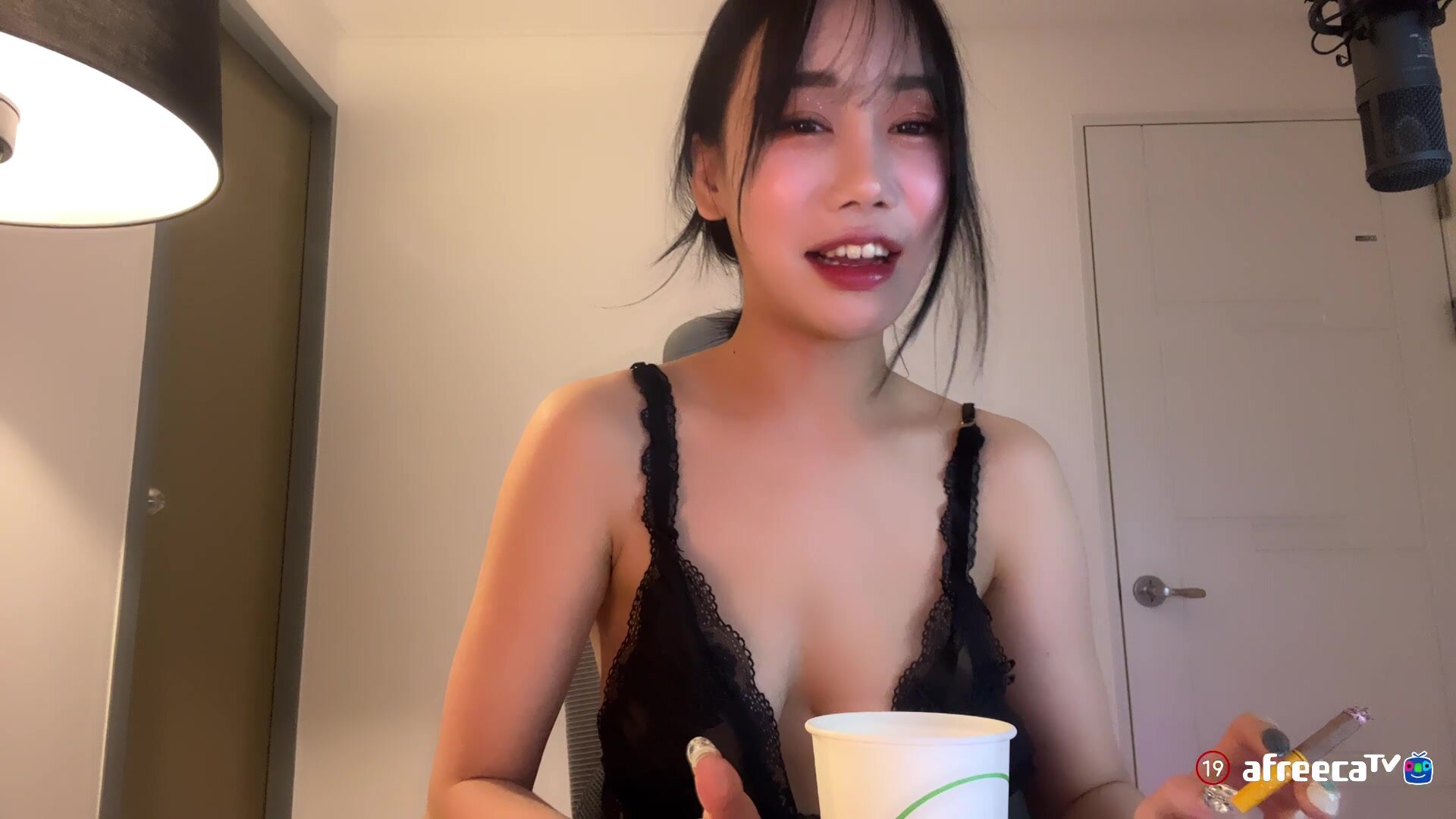 Korean bj spit2 - ThisVid.com