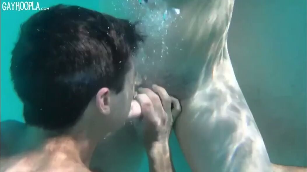 Gay Threesome Underwater