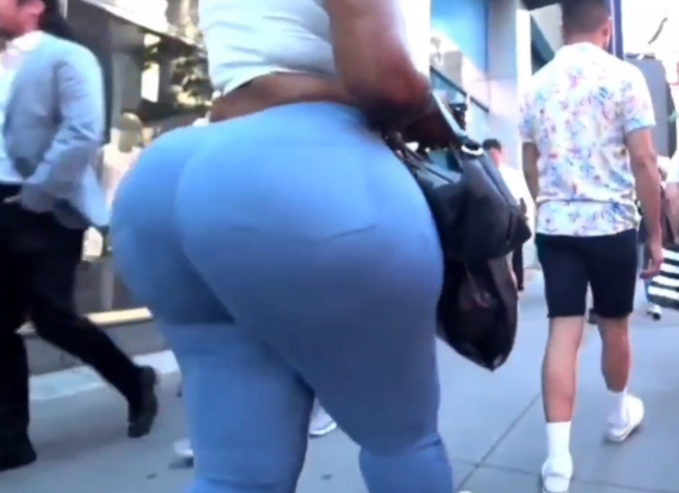 JAW DROPPING BBW FAT ENORMOUS EBONY ASS CAPTURE