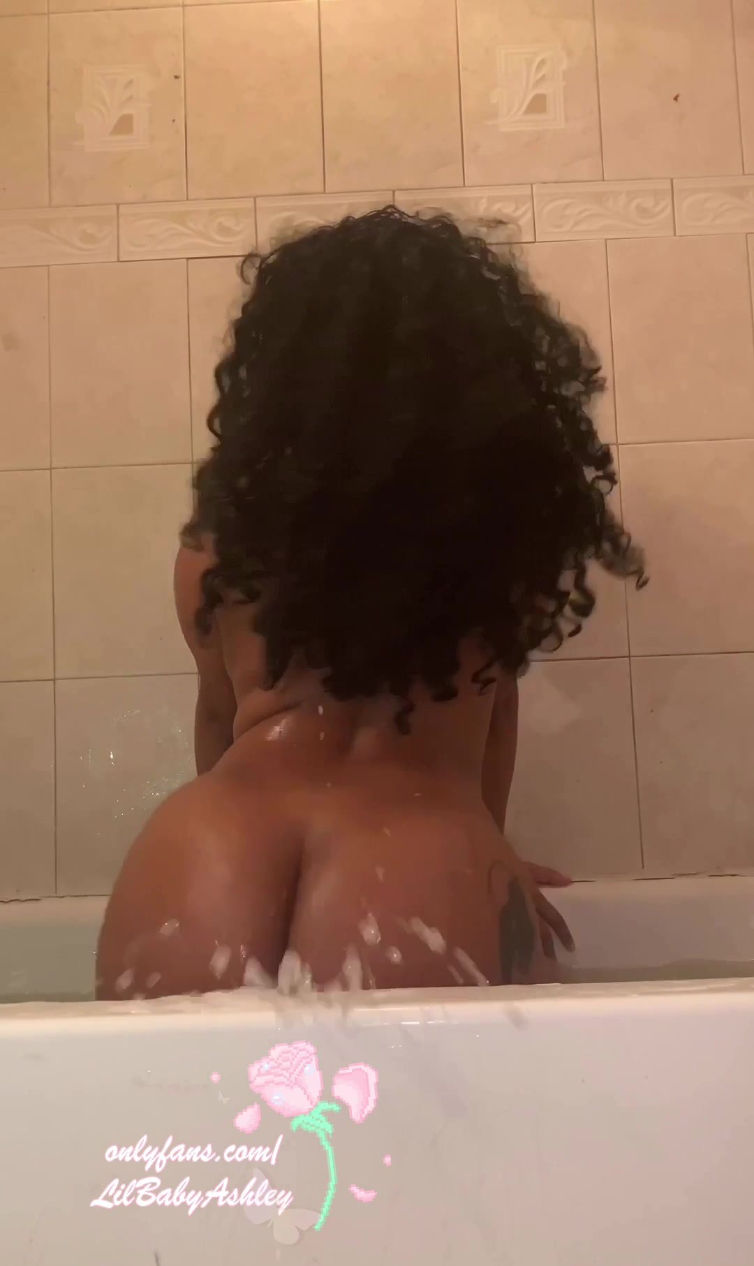 Sexy ebony booty - video 10