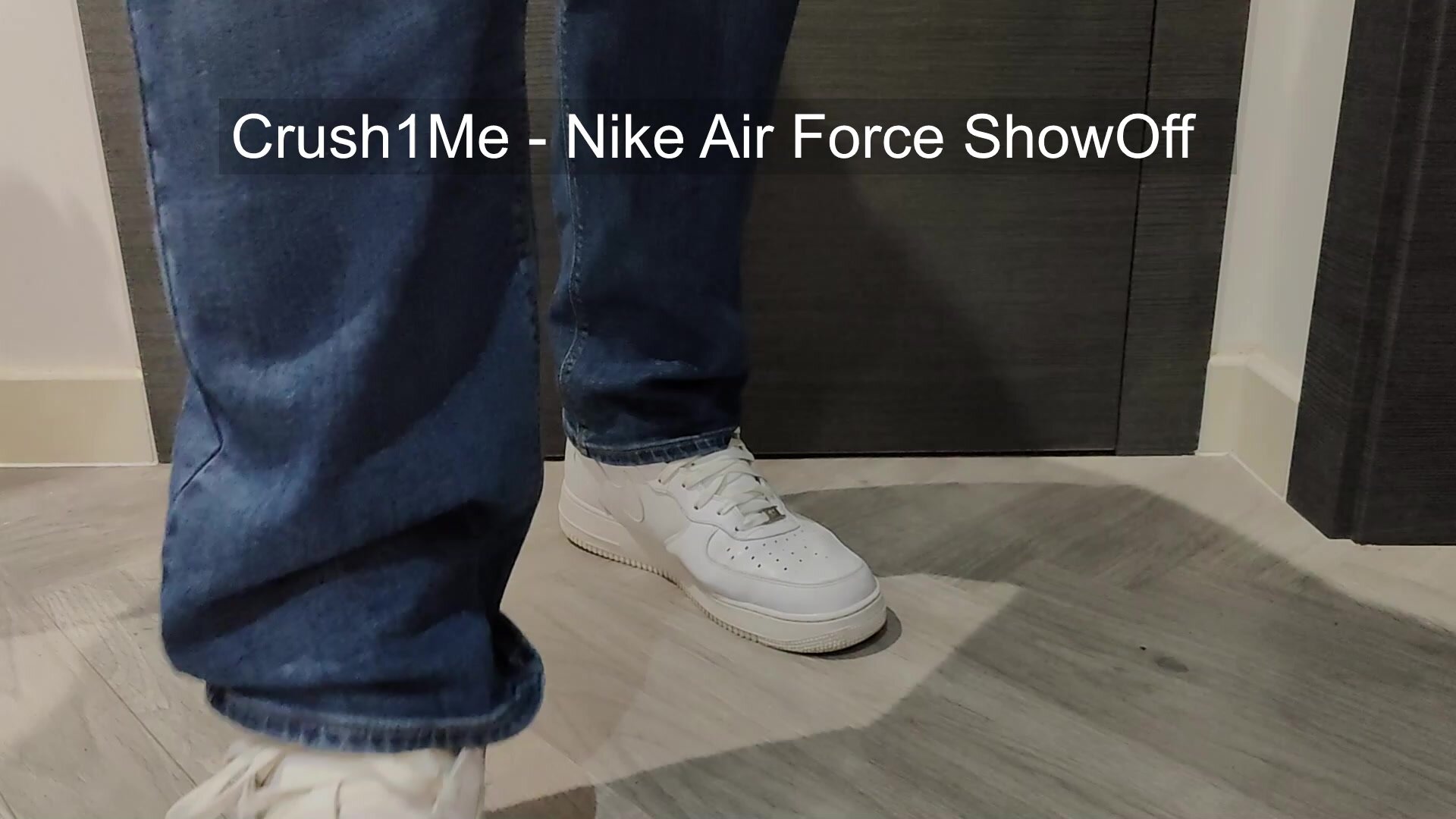 Nike Air Force Show Off