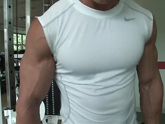 American muscle stud trains arms