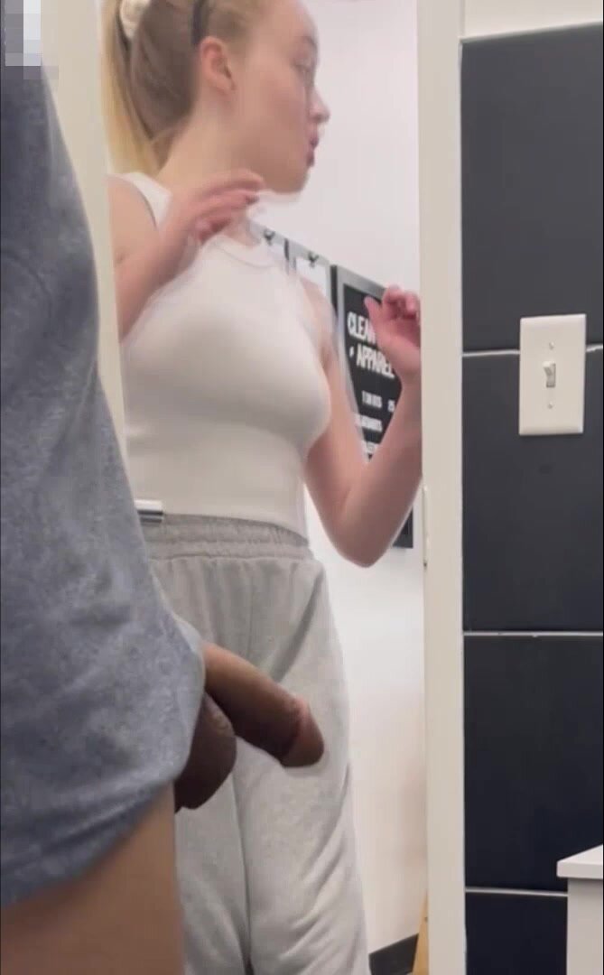 She's outta here- toilet dick flash