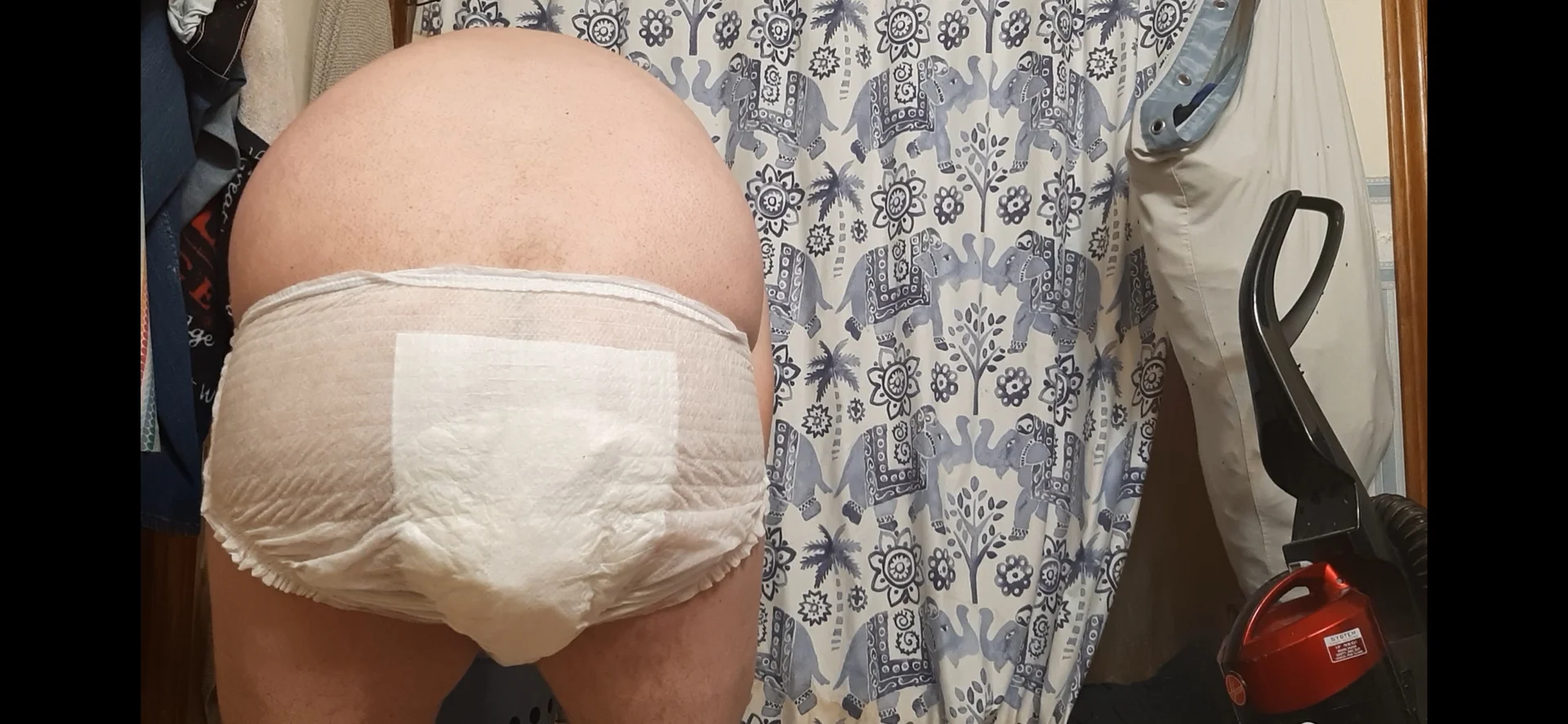 Video: Diaper pooping - video 13 - ThisVid.com