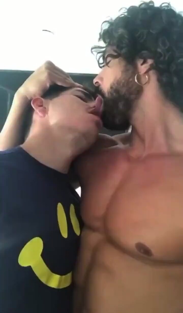Great kissing - video 2