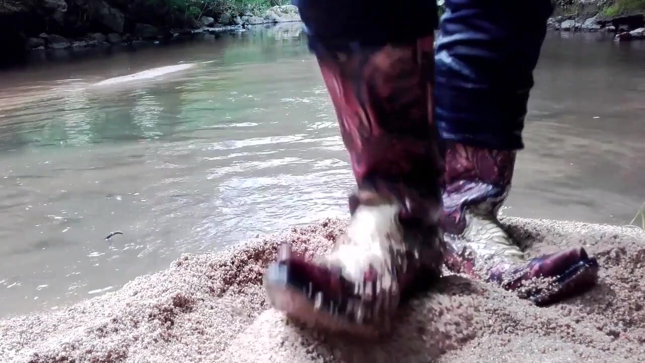 Snakeskin sendra boots in the river 1