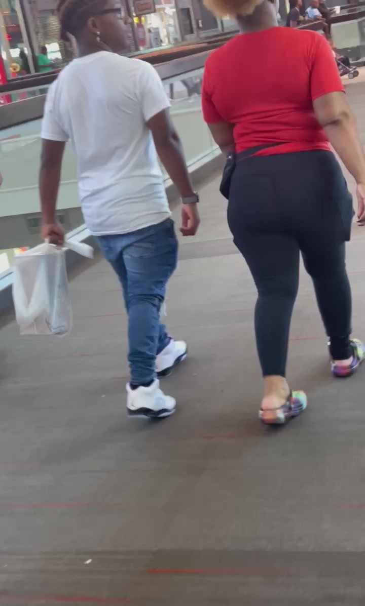 Shawty boi at mall got a sexy walk
