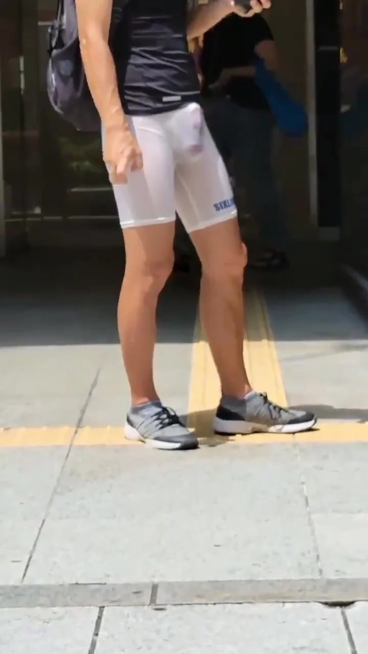 men bulging bulges shorts voyeur