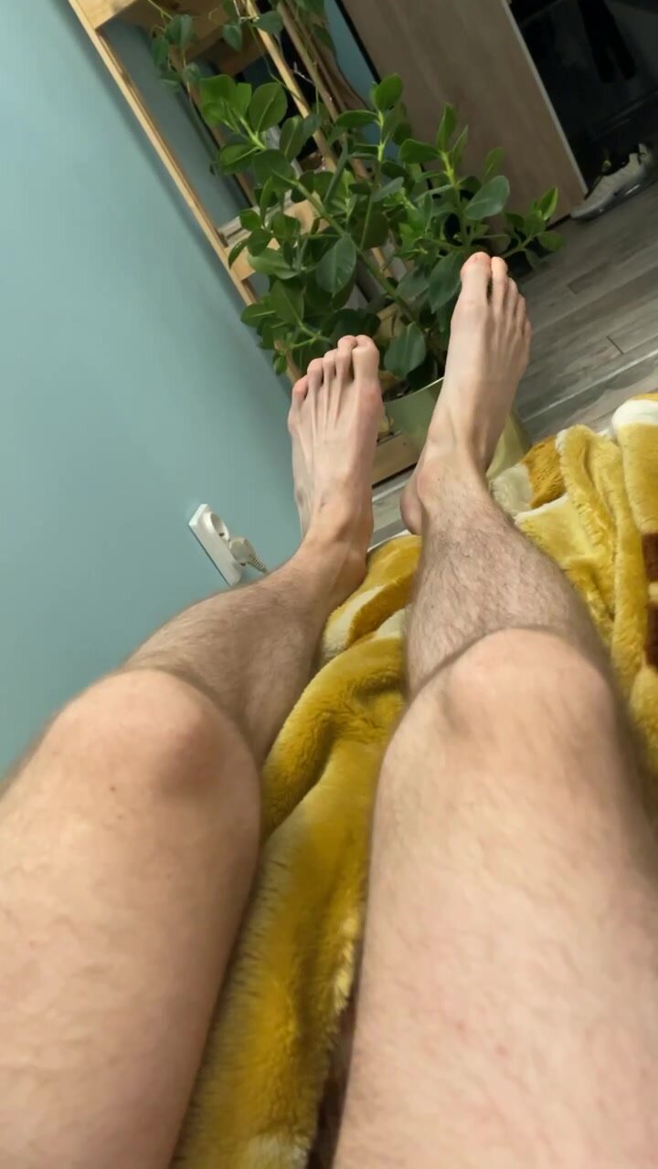 Big male feet - video 5
