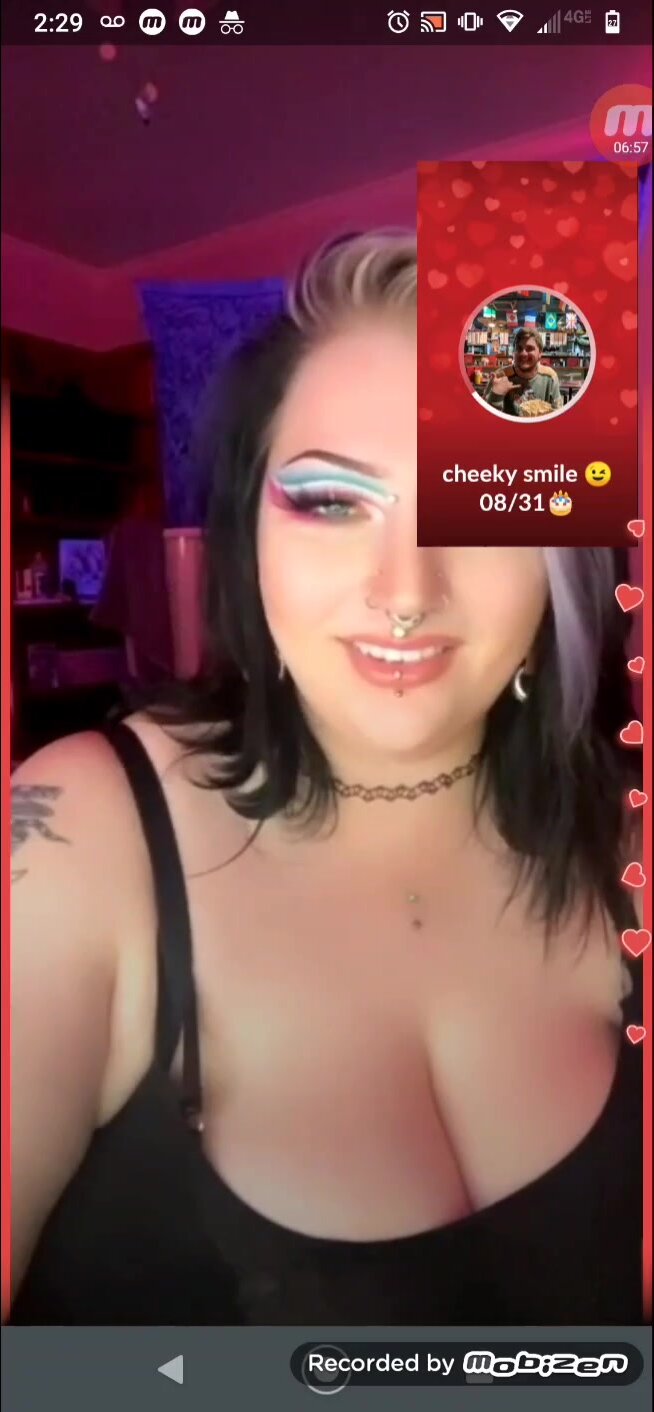 Webcam tattoo emo girl big tits flash