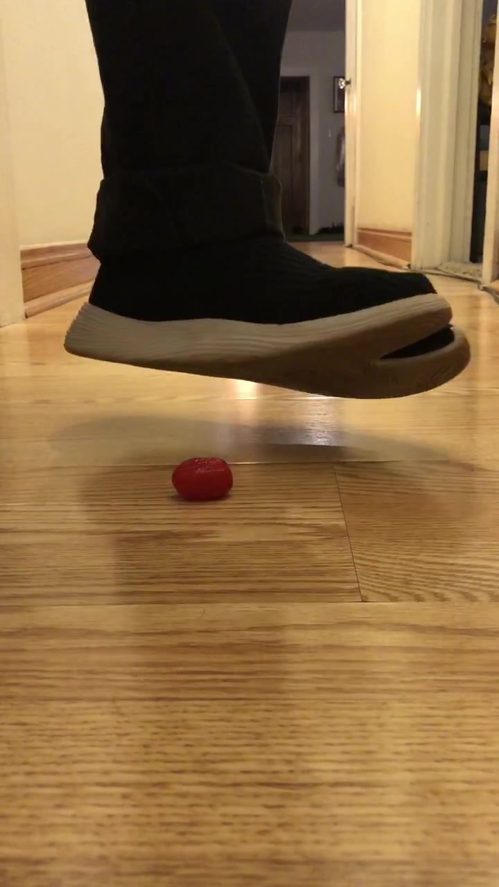 Tabi Sneaker Tomato Crush