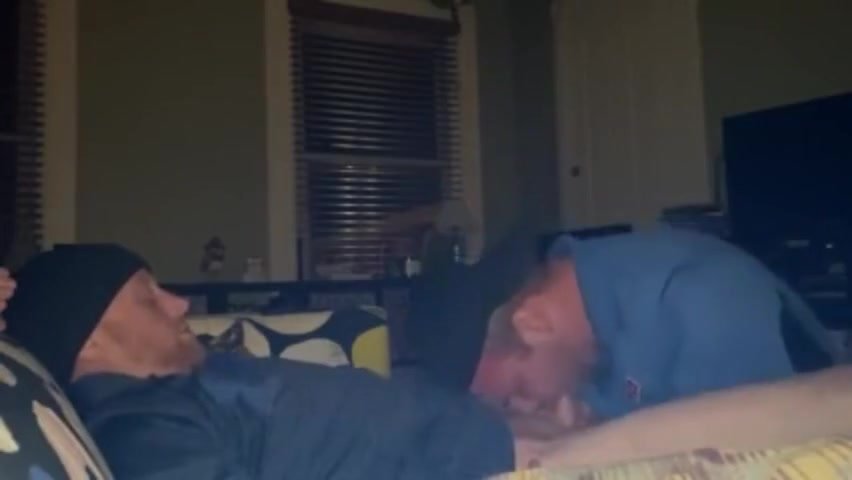 Pizza Delivery Guy gives Blowjob